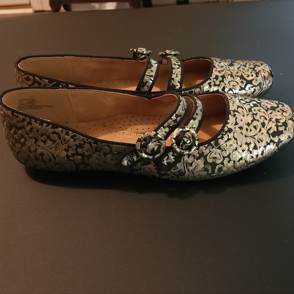 Comfort View Elegant Gold Patterned Flat Women's Shoes 12W - Picture 3 of 9